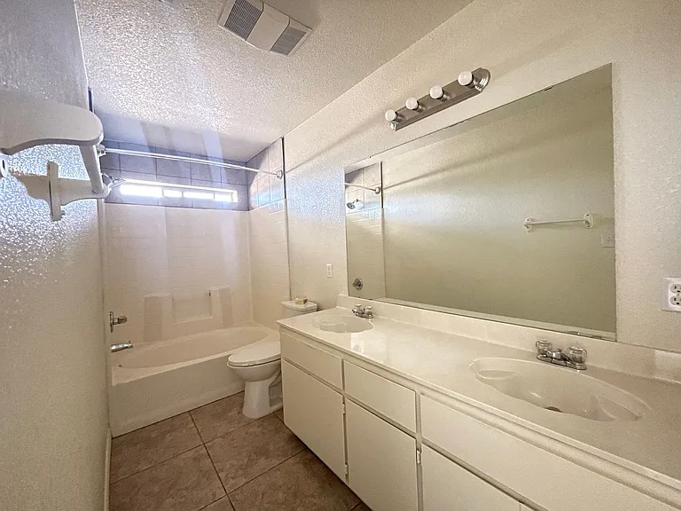 2609 Vernice Loop — Photo 17