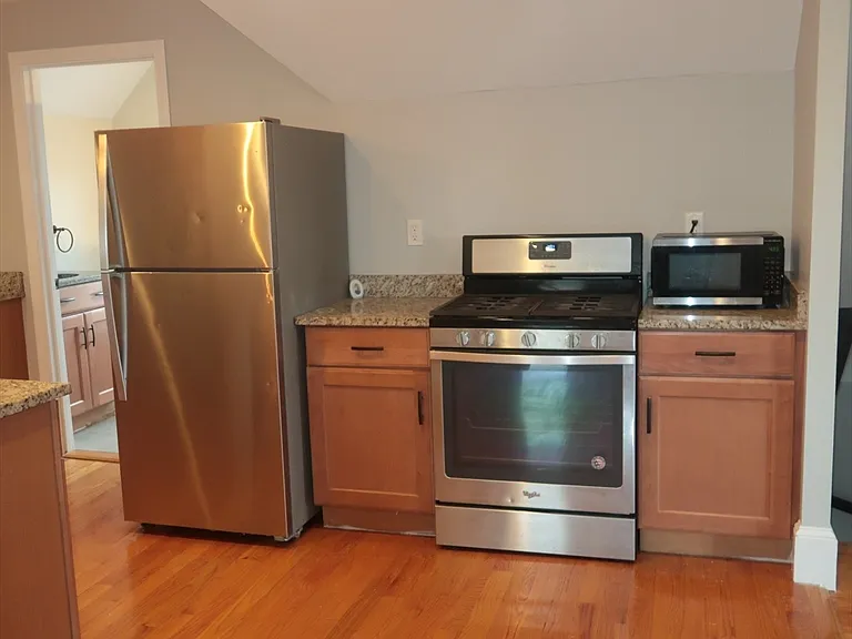 45 Glenwood St #3 — Photo 7