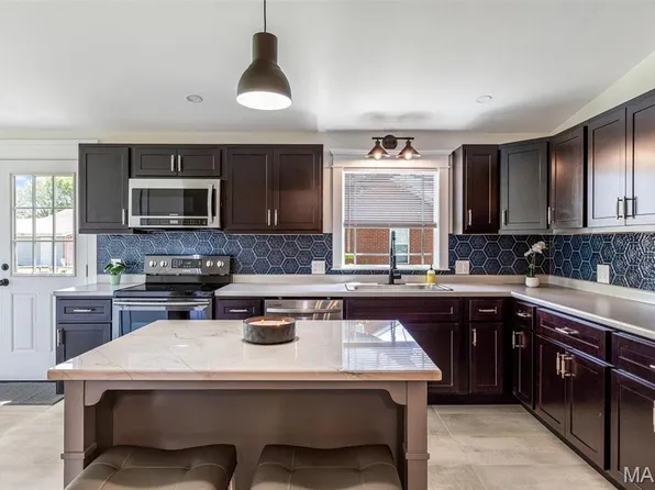 946 Weber Rd, Farmington, MO 63640