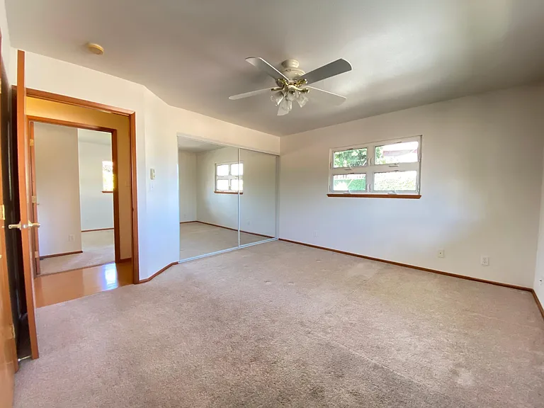 1136 Makaala St — Photo 30