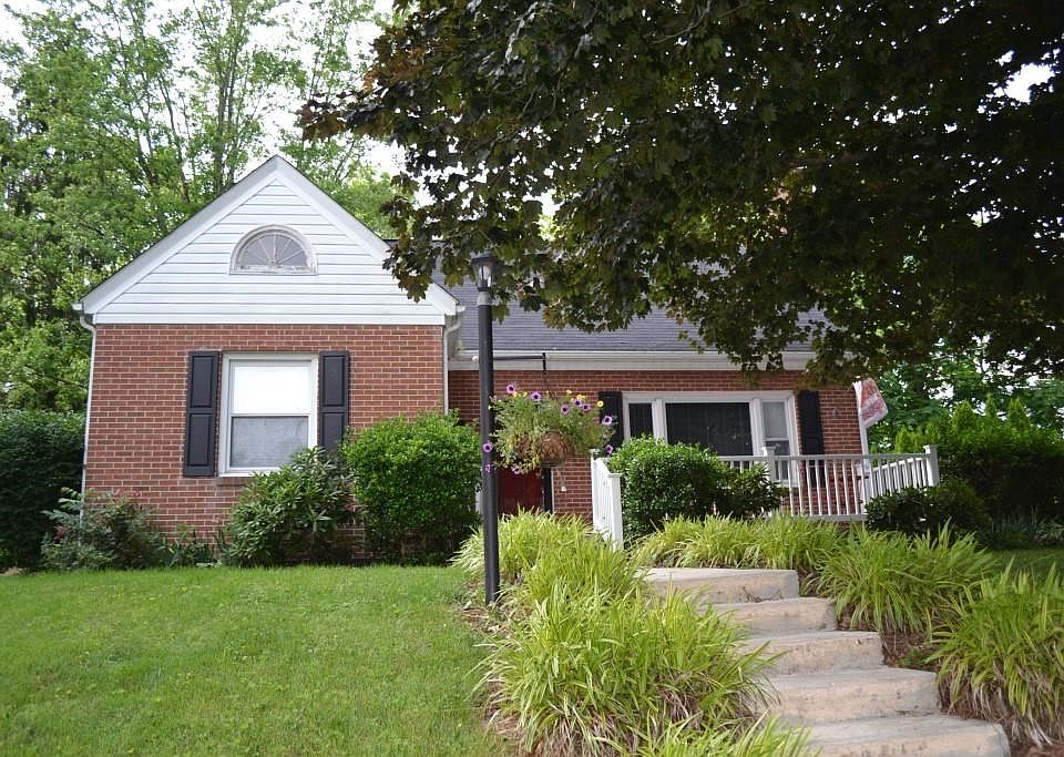 1st image of 420 E Spiller St
