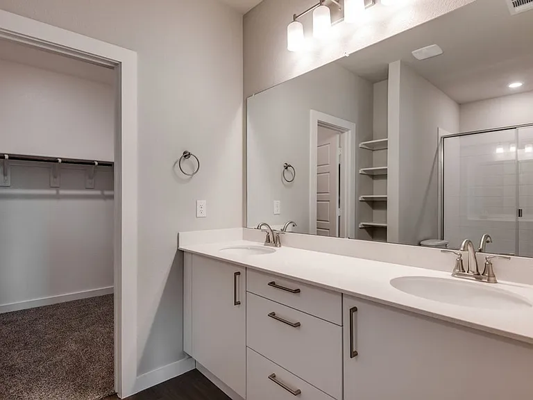 748 Wheatfield Dr — Photo 17