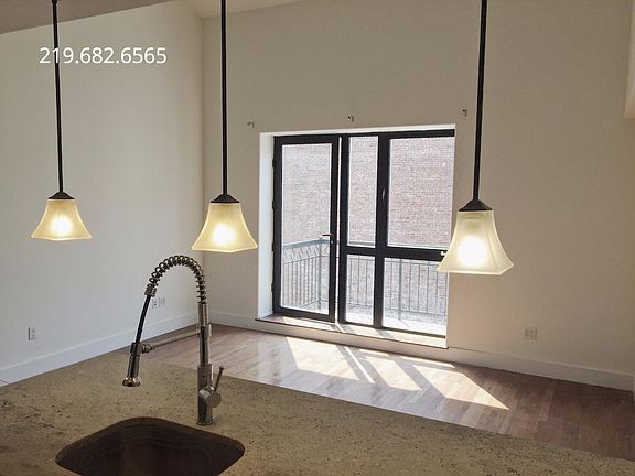 4th image of 180 Scholes St APT 03L