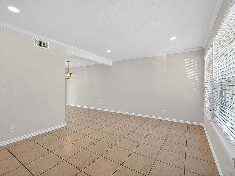 1221 Cedar Post Ln #1D — Photo 4