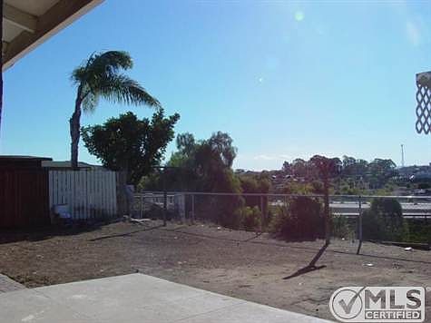 3rd image of 3741 Clavelita St