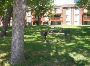 7021 Brooklyn Blvd APT 321, Brooklyn Center, MN 55429