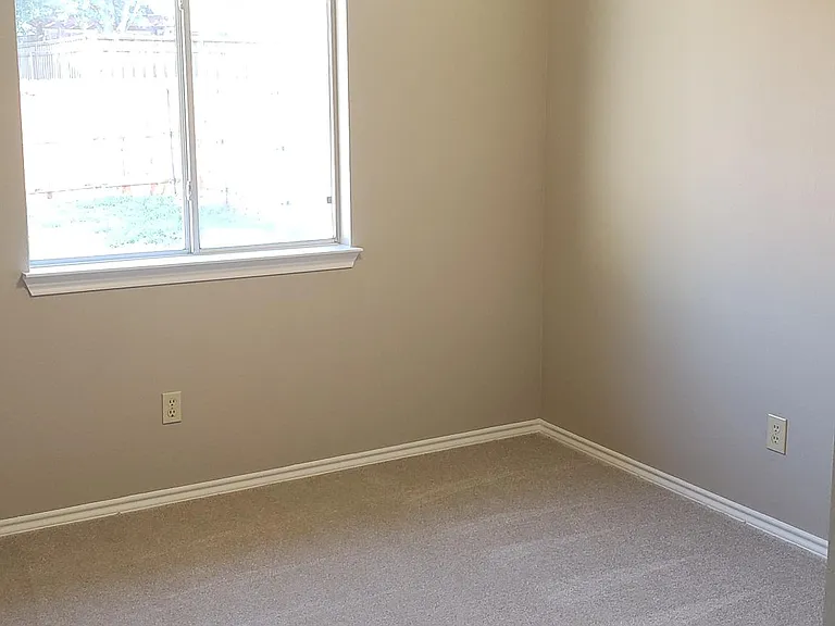 1408 Dudley Dr — Photo 16
