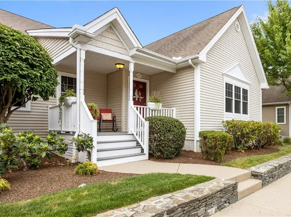 500 Mendon Rd Unit 323, Cumberland, RI 02864