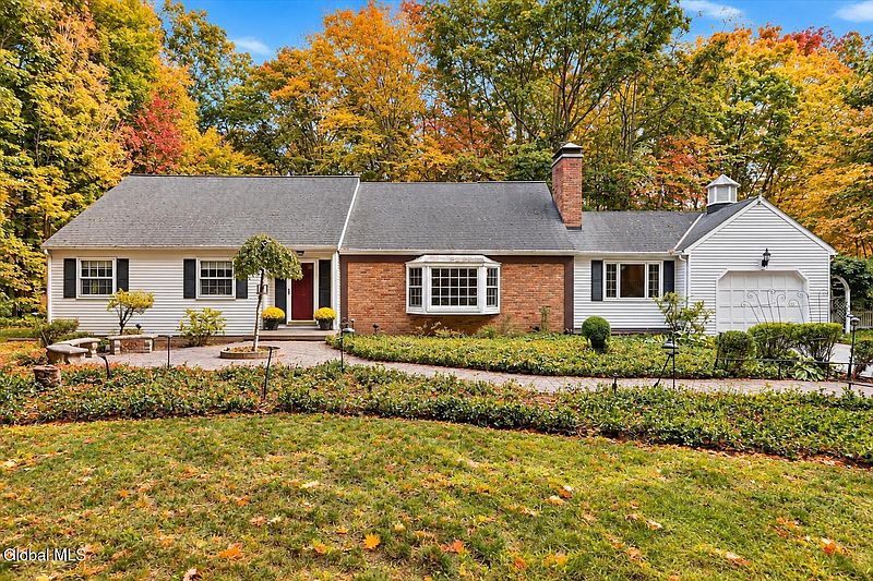 2nd image of 962 Grooms Road