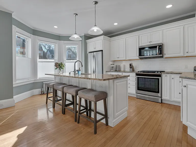 70 Humboldt Ave — Photo 9