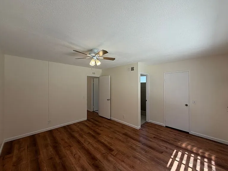 6645 Amberly St — Photo 17