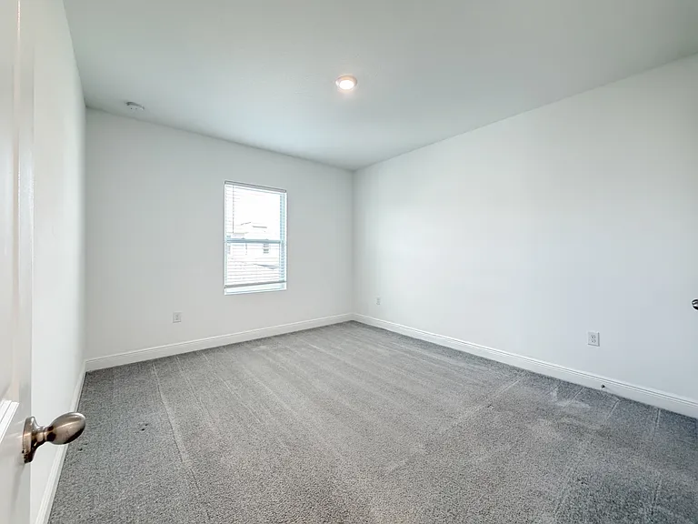 2960 Scout St — Photo 10