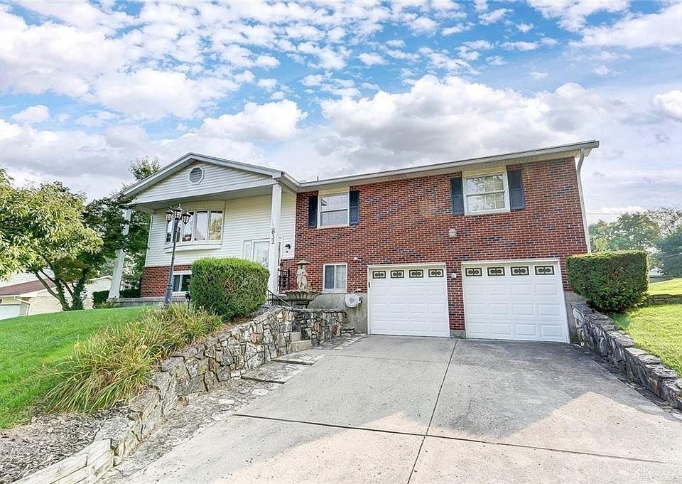 1st image of 832 Twin Oaks Dr