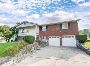 832 Twin Oaks Dr, Dayton, OH 45431