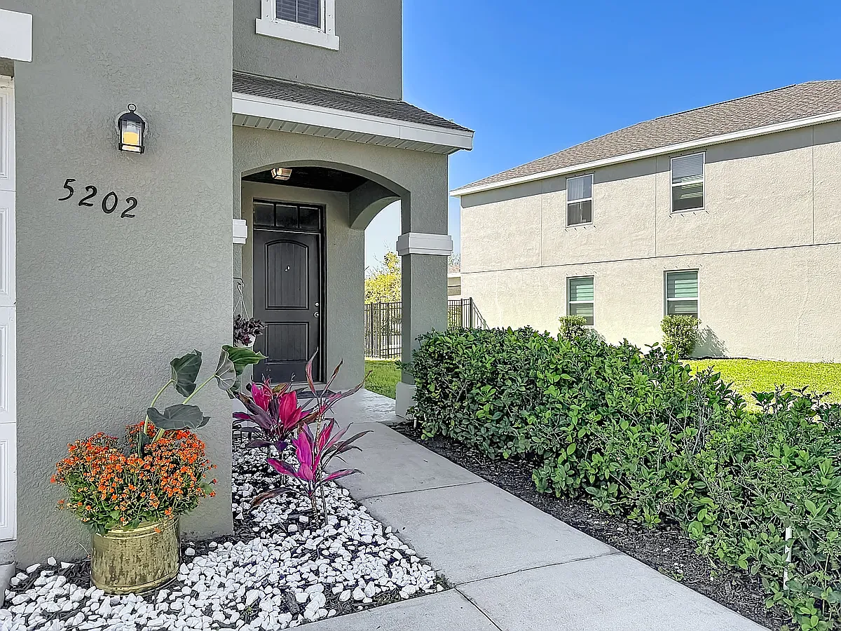 Building Photo - 5202 San Palermo Dr