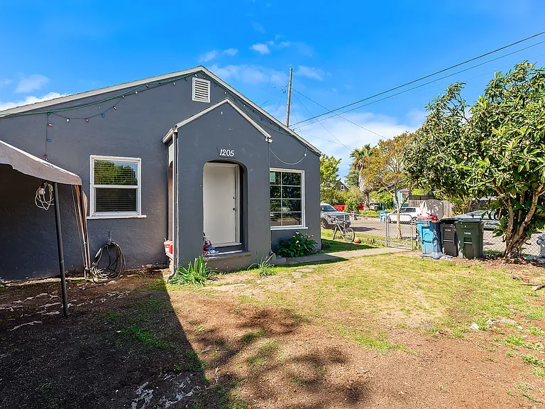 1205 Grand Ave — Photo 20