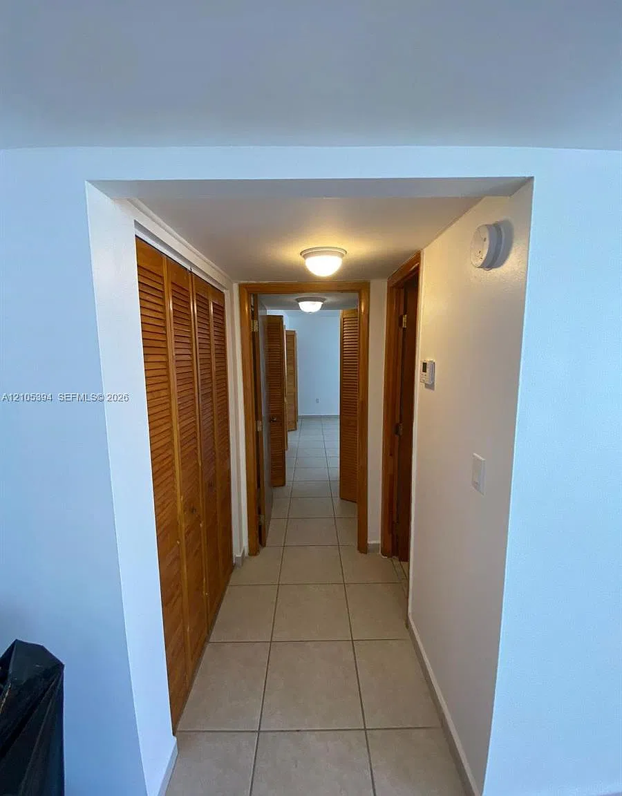 Boston Plaza Condo — Photo 2