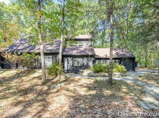 10475 Settlewood Dr SE, Lowell, MI 49331