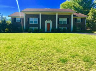 123 Hilltop Dr, Carthage, TN 37030