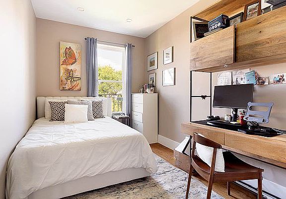 5th image of 584 Henry St APT 3