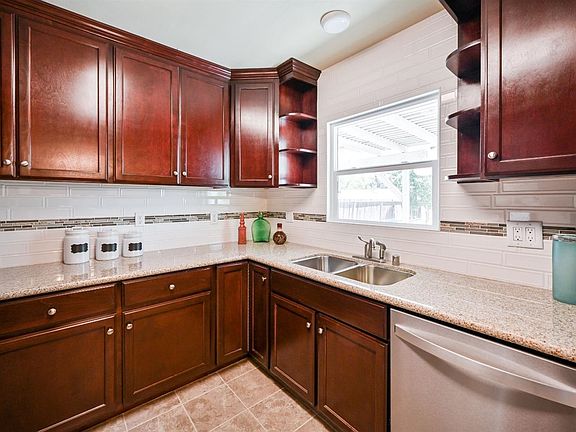 4th image of 1432 E Cornell Ave