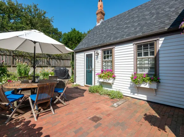 6 W York Ln, Nantucket, MA 02554