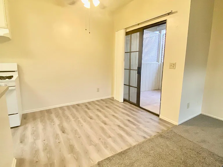 7343 Balboa Blvd #101 — Photo 14