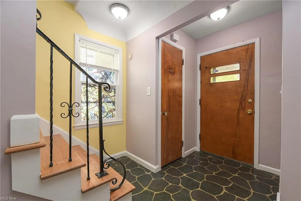 3921 Delmore Rd photo 1