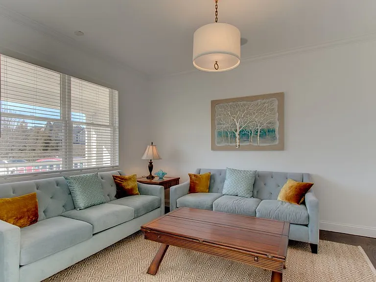 28 Fairbanks Ct — Photo 9