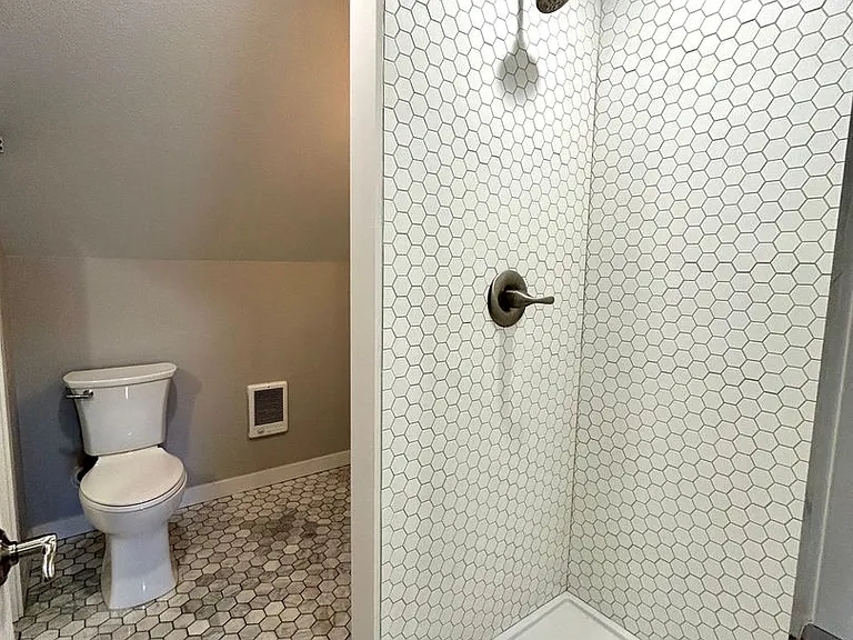302 S Anderson St — Photo 14