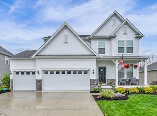 180 Country Meadow Ln, Wadsworth, OH 44281