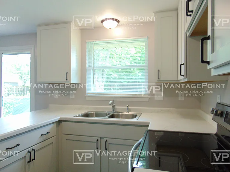 1009 Rogues Way — Photo 5