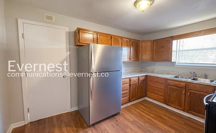3 bed, 2.0 bath, 1264 sqft, $1,250 — Photo 4