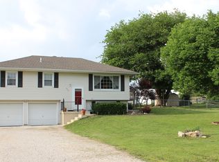 402 N Lee Rd, Lone Jack, MO 64070