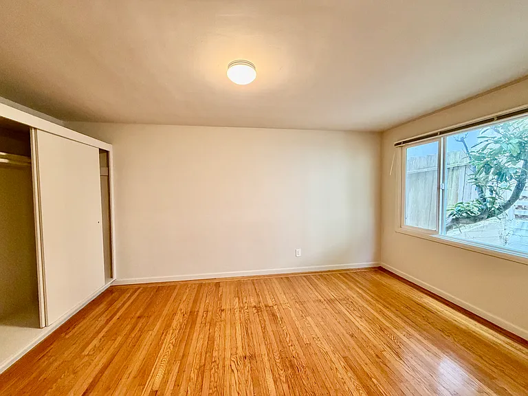 50 Lupine Ave #4 — Photo 4
