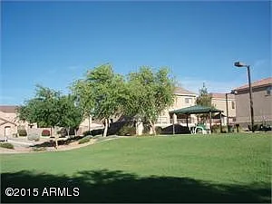 3 bed, 2.5 bath, 1752 sqft, $2,000 — Photo 4