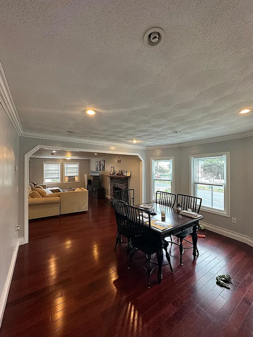 3 bed, 9999 sqft, $2,950 — Photo 1