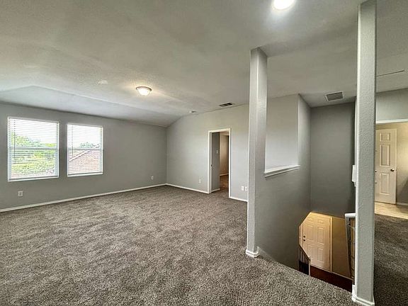 5th image of 546 Harding Ln