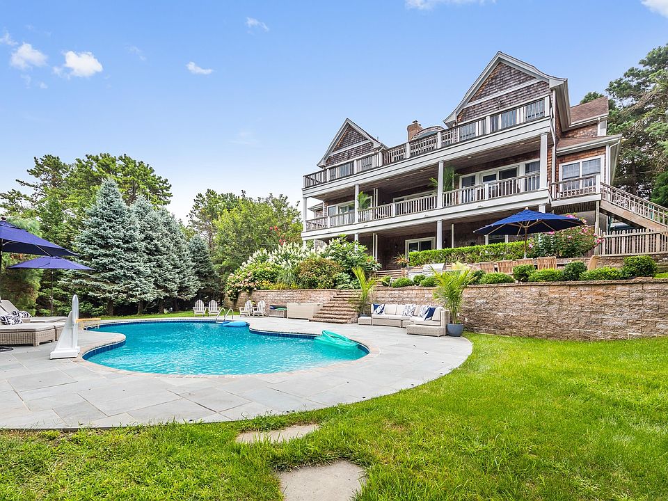 1st image of 35 Blackwatch Ct