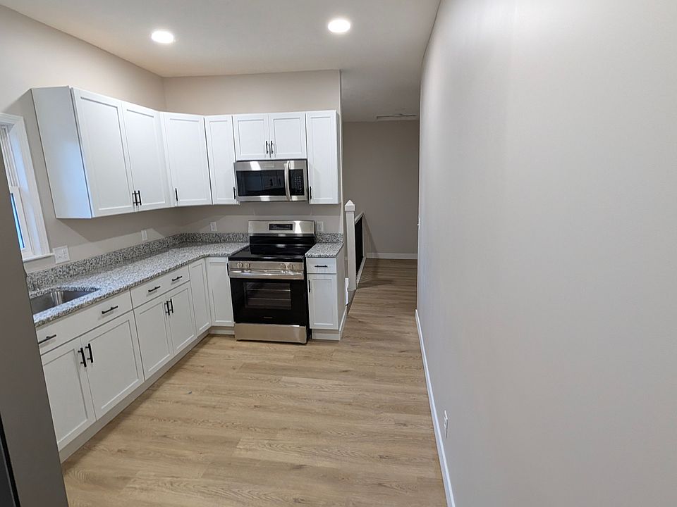 Another view of kitchen