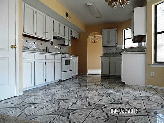 5th image of 1712 Mitchell Jones Dr