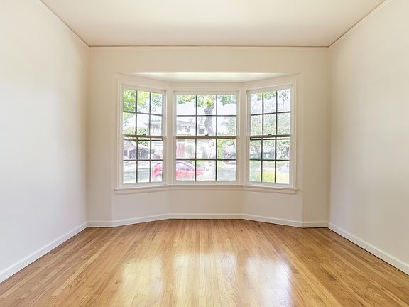 5th image of 4422 Farmdale Ave