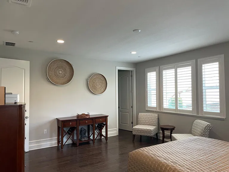 Silver Oaks Ln — Photo 9