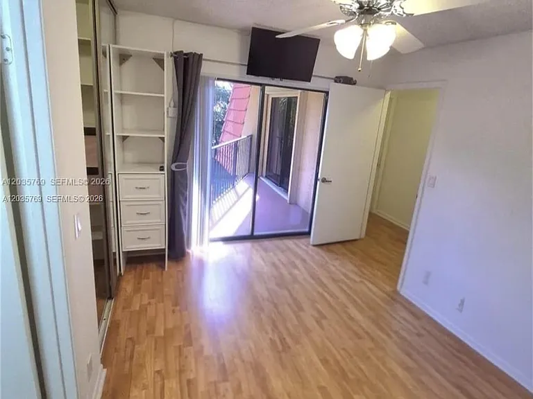 23106 Oxford Pl #D — Photo 28