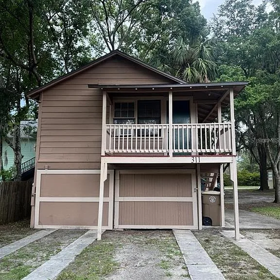311 NE Sanchez Ave — Photo 1