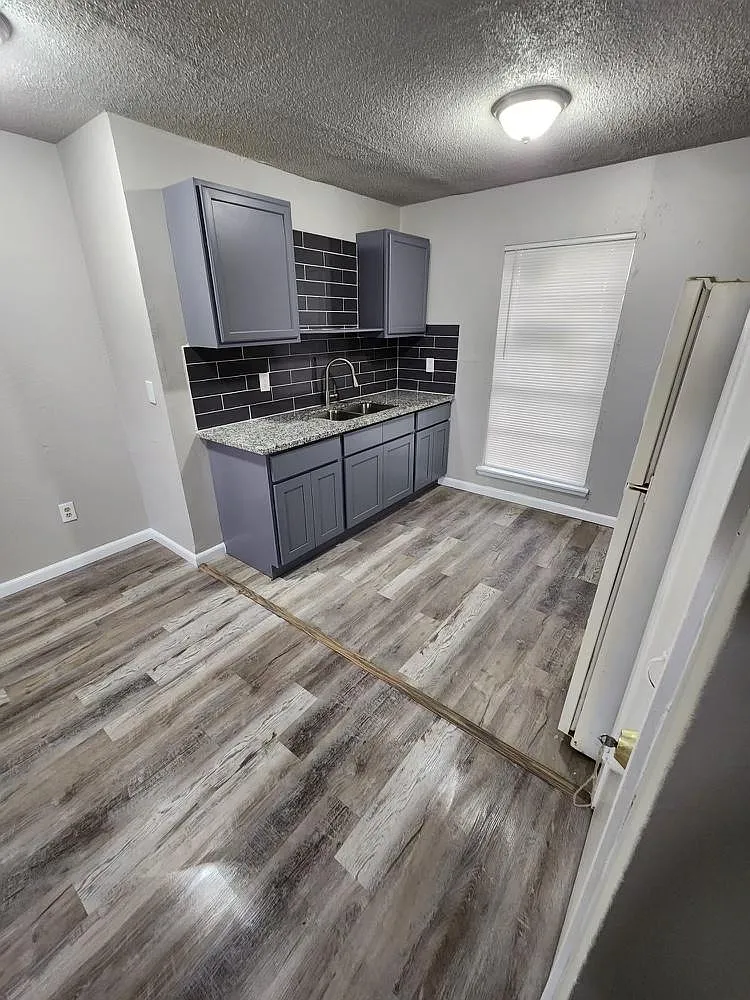 7417 Homestead Rd — Photo 3