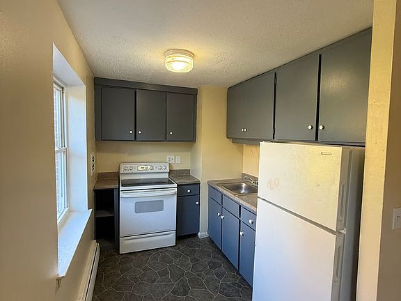 2nd image of 105 Preston St