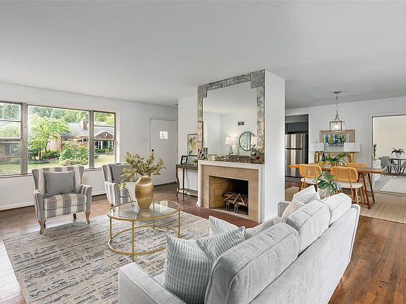 3rd image of 8729 Teasdale Ave