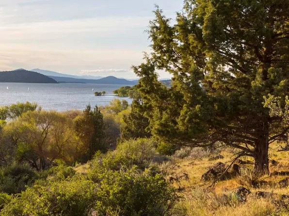 1047 Vine Maple Dr, Klamath Falls, OR 97601