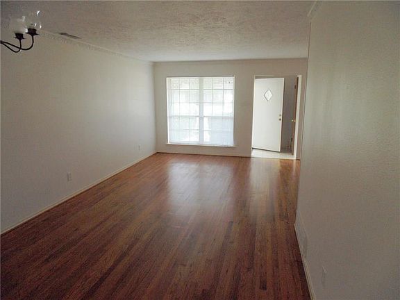4th image of 11126 Joymeadow Dr